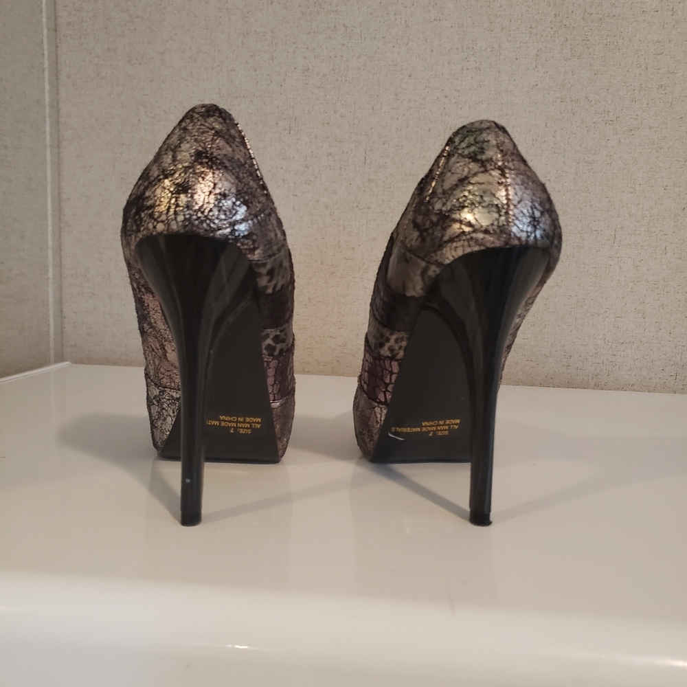Shoes - Picture 2 of 3